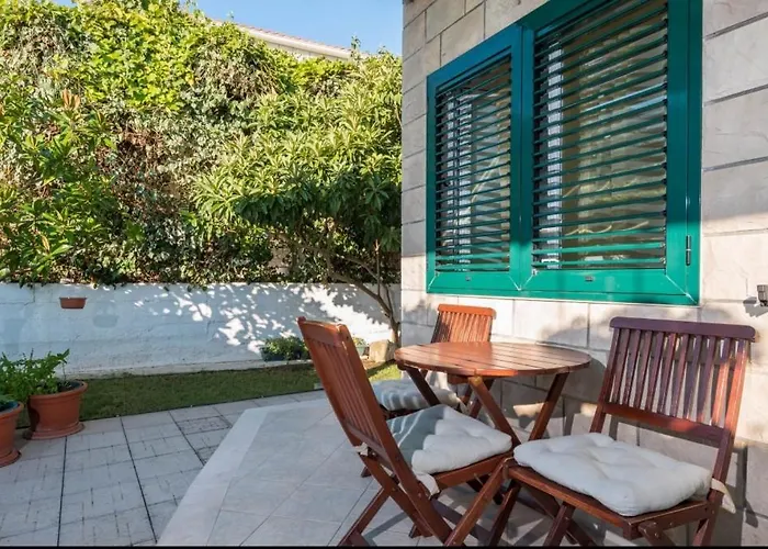 In With Terrace, Air Conditioning, Wifi Apartman *