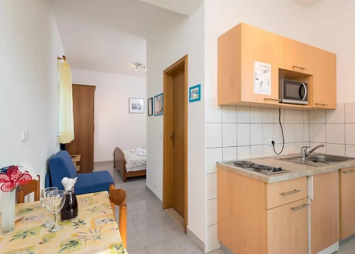 In With Terrace, Air Conditioning, Wifi Apartment Orebić